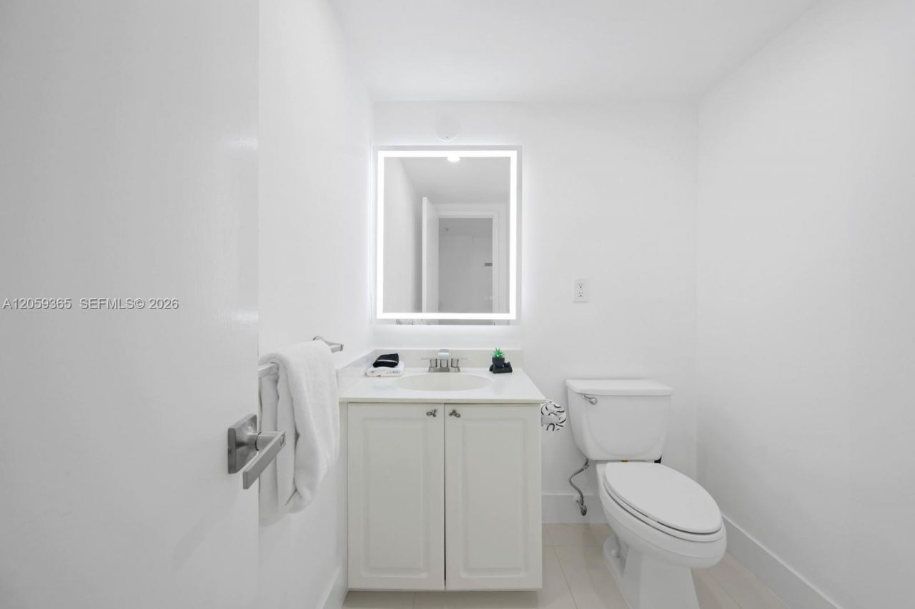 19370 Collins Ave , Unit 1622, Sunny Isles Beach, FL 33160 Photo