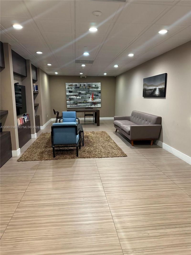 3675 N Country Club Dr, Unit 1504, Aventura, FL 33180 Photo