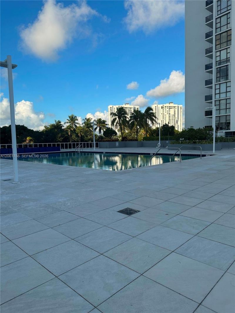 3675 N Country Club Dr, Unit 1504, Aventura, FL 33180 Photo