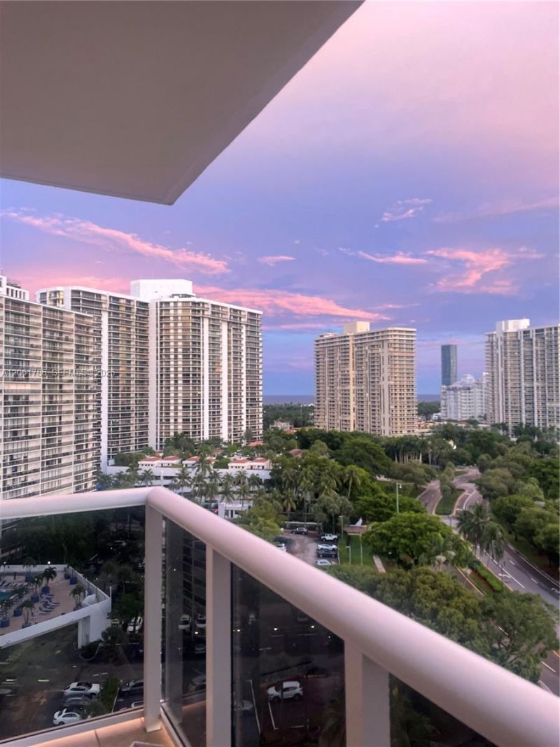 3675 N Country Club Dr, Unit 1504, Aventura, FL 33180 Photo