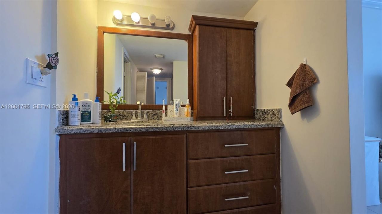 3675 N Country Club Dr, Unit 1504, Aventura, FL 33180 Photo