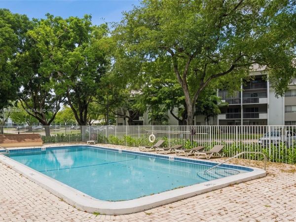 731 N Pine Island Rd , Unit 102, Plantation, FL 33324