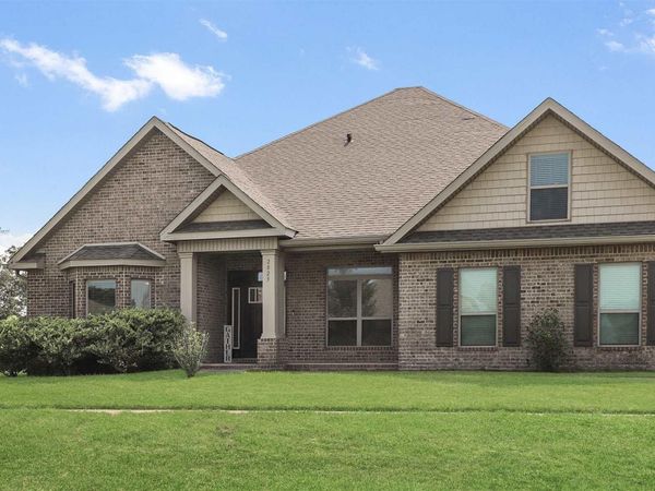2825 Gemstone Cir, Pace, FL 32571