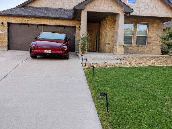 617 Cortona LN , Georgetown, TX 78628