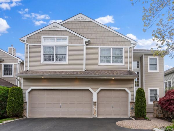 179 Sagamore Drive, Plainview, NY 11803