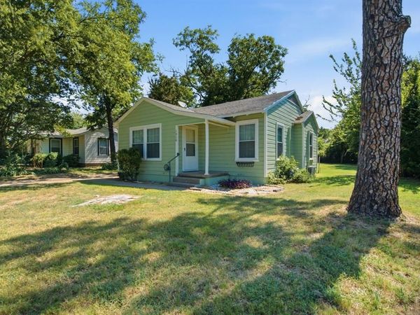 1310 Oliver Street , Weatherford, TX 76086