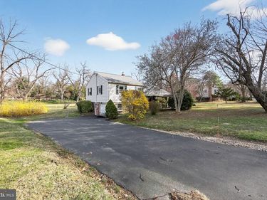 1567 SUGARTOWN ROAD, PAOLI, PA 19301