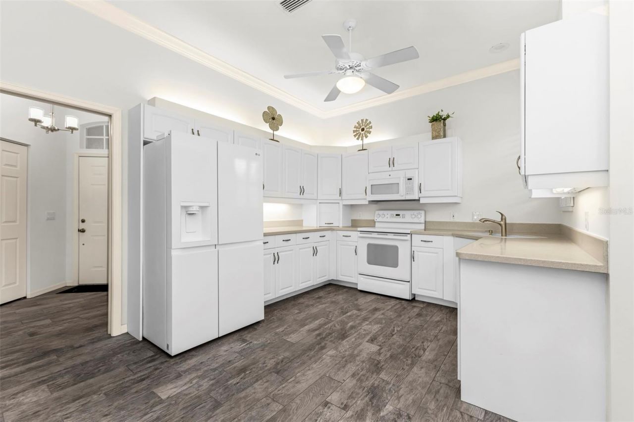 834 Montrose Drive , Unit 9, Venice, FL 34293 Photo