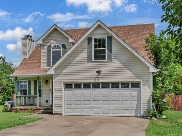 1960 Whirlaway Cir, Clarksville, TN 37042