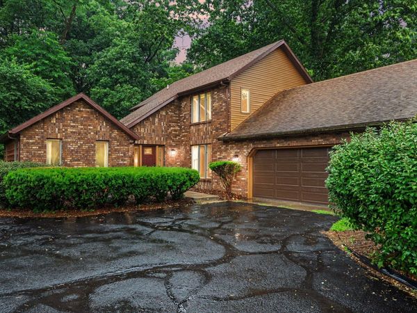 2161 Wild Cherry Lane, Kalamazoo, MI 49009