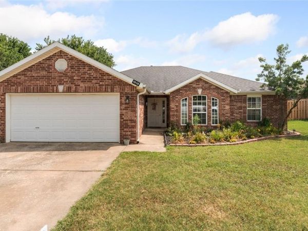1010 Applewood Circle, Centerton, AR 72719