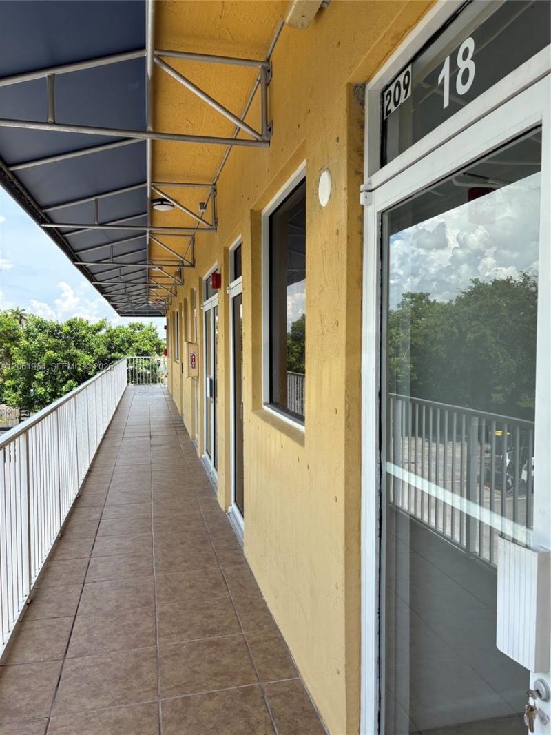 15192 SW 137 St , Unit 18, Miami, FL 33196 Photo
