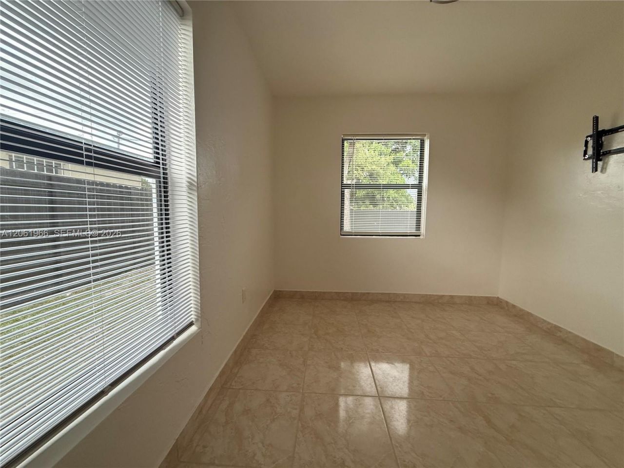 2520 NW 155th St, Miami Gardens, FL 33054 Photo