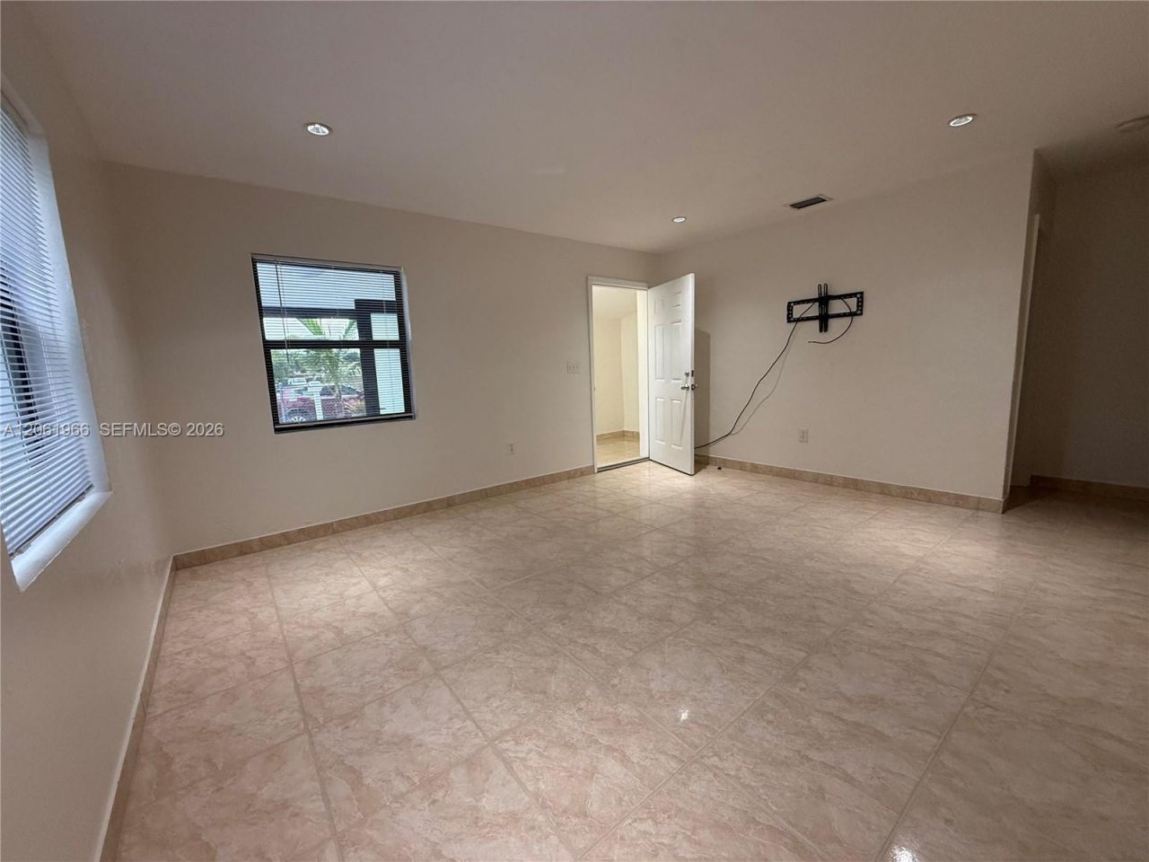 2520 NW 155th St, Miami Gardens, FL 33054 Photo