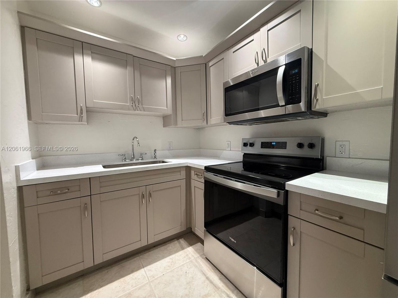 2520 NW 155th St, Miami Gardens, FL 33054 Photo