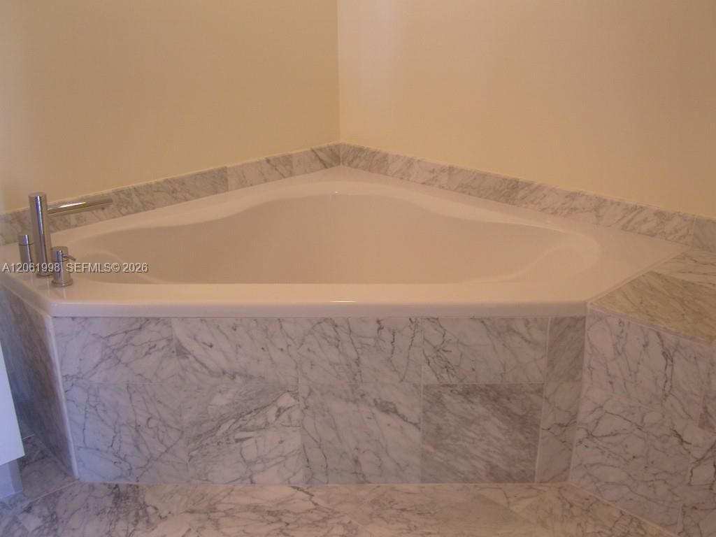 3000 NE 188th St, Unit 603, Aventura, FL 33180 Photo
