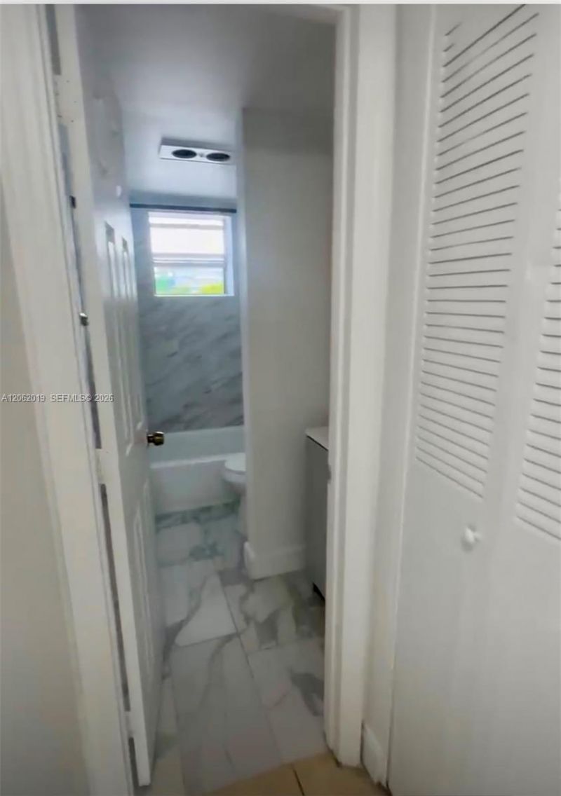 1100 NE 1st Ct, Unit 308, Hallandale Beach, FL 33009 Photo