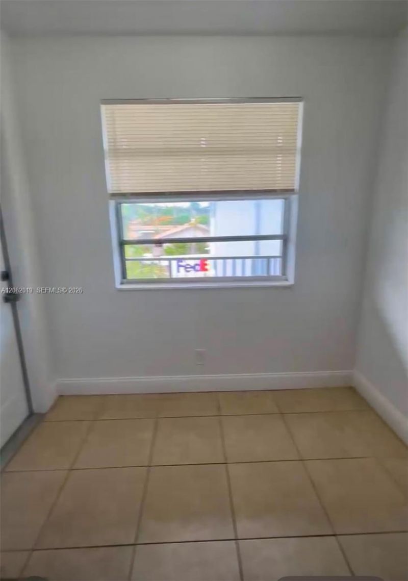 1100 NE 1st Ct, Unit 308, Hallandale Beach, FL 33009 Photo
