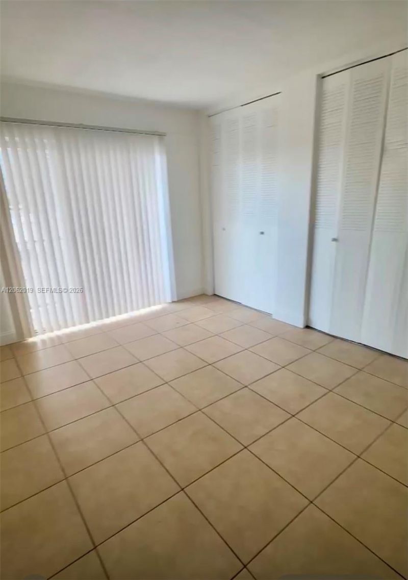 1100 NE 1st Ct, Unit 308, Hallandale Beach, FL 33009 Photo