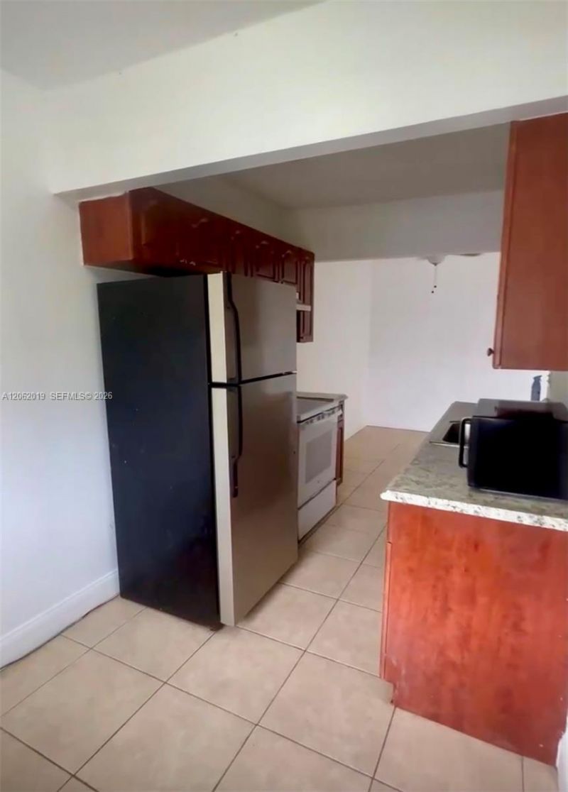 1100 NE 1st Ct, Unit 308, Hallandale Beach, FL 33009 Photo