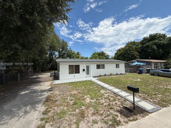1251 NE 208th Ter , Miami, FL 33179