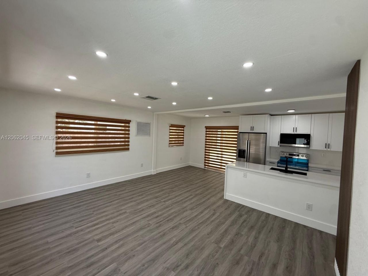 1251 NE 208th Ter , Miami, FL 33179 Photo