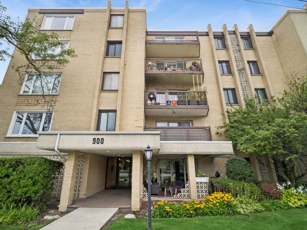 900 S River Road, Unit 4B, Des Plaines, IL 60016