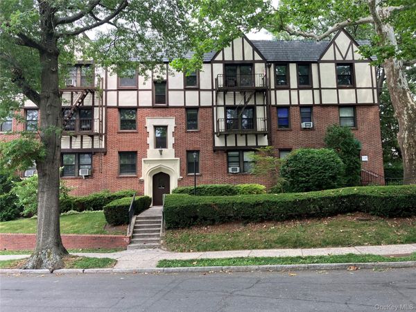 1 Greenridge Avenue , Unit D2, White Plains, NY 10605