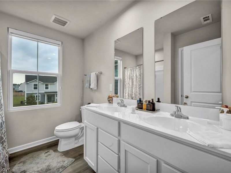 4660 Erhart Drive , Lorain, OH 44053 Photo 22