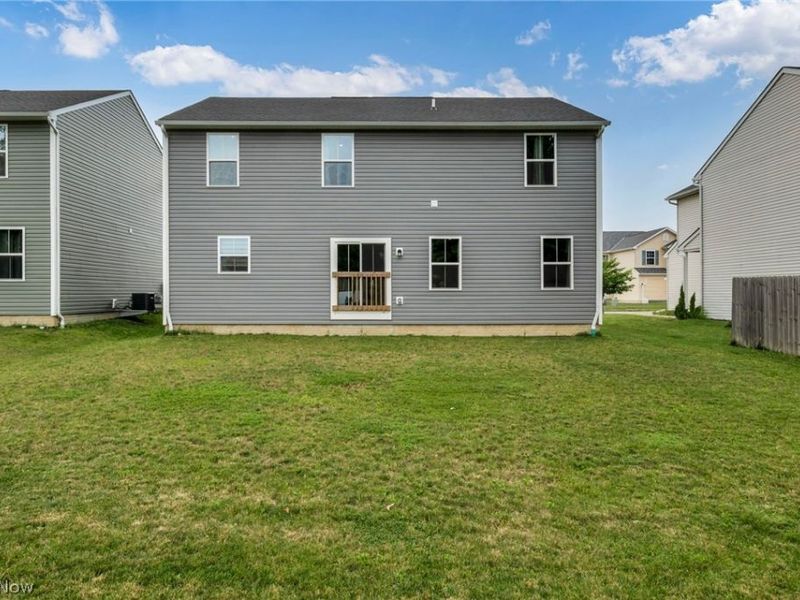 4660 Erhart Drive , Lorain, OH 44053 Photo 4