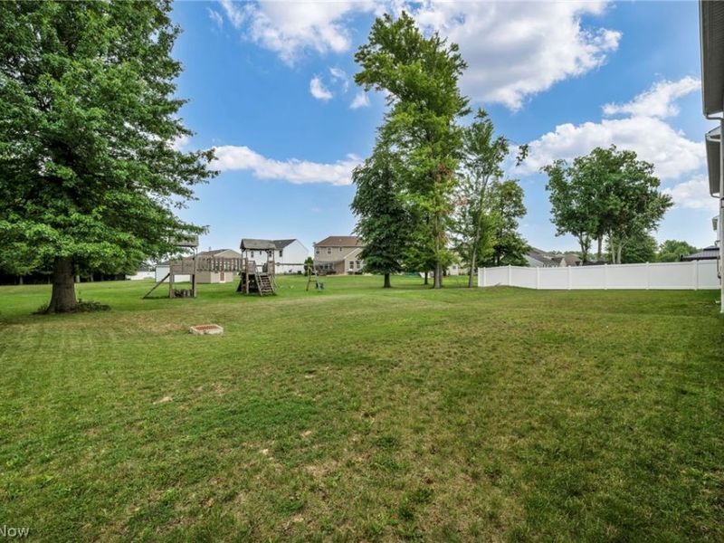 4660 Erhart Drive , Lorain, OH 44053 Photo 7