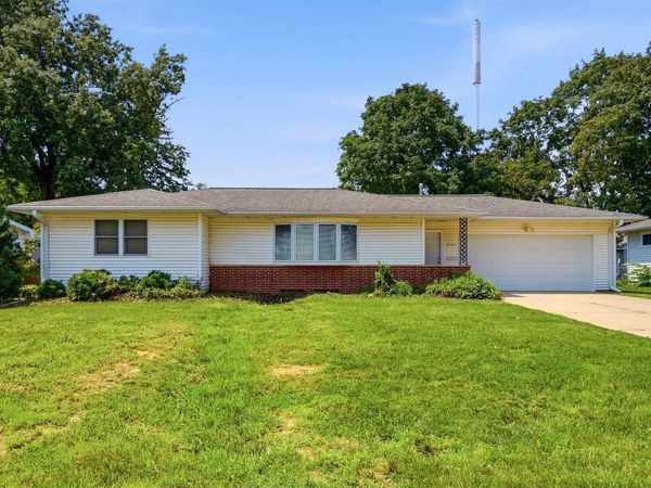2724 Barton Avenue, Waterloo, IA 50702