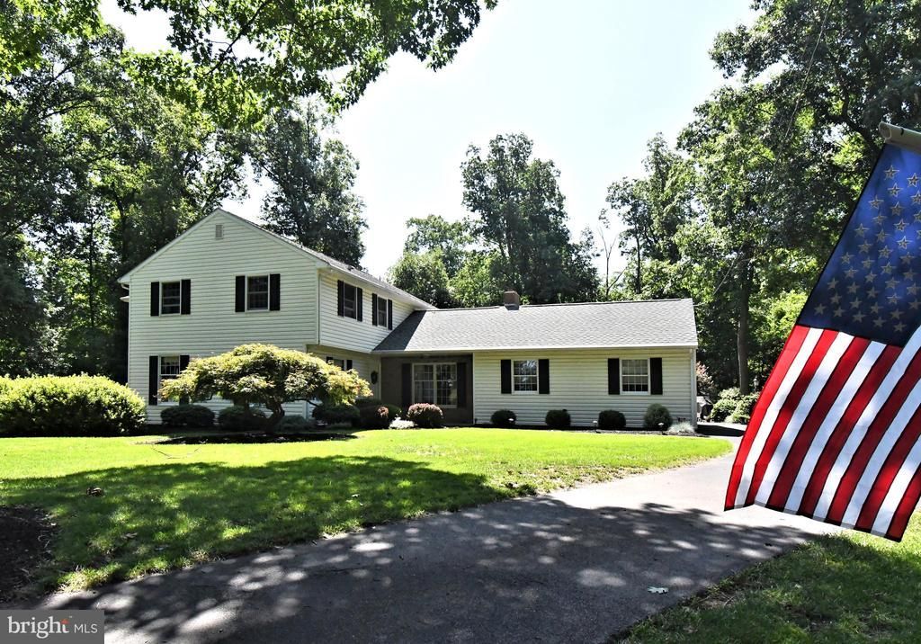 2125 UPPER RIDGE ROAD, GREEN LANE, PA 18054