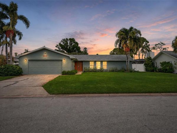 6241 TANGLEWOOD DRIVE NE, ST PETERSBURG, FL 33702