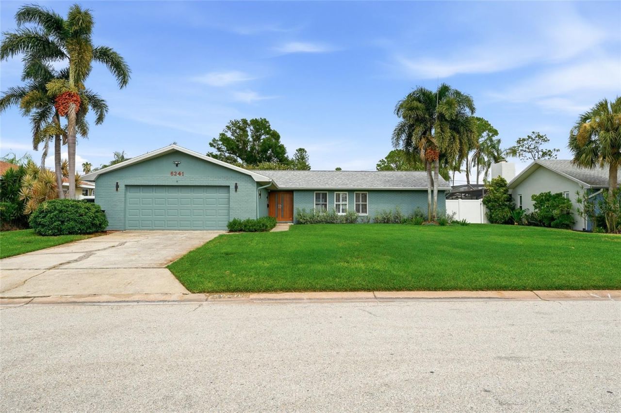 6241 Tanglewood Drive Ne, Saint Petersburg, FL 33702 Photo