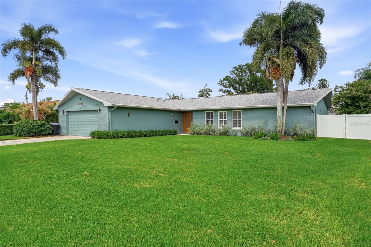 6241 Tanglewood Drive Ne, Saint Petersburg, FL 33702 Photo
