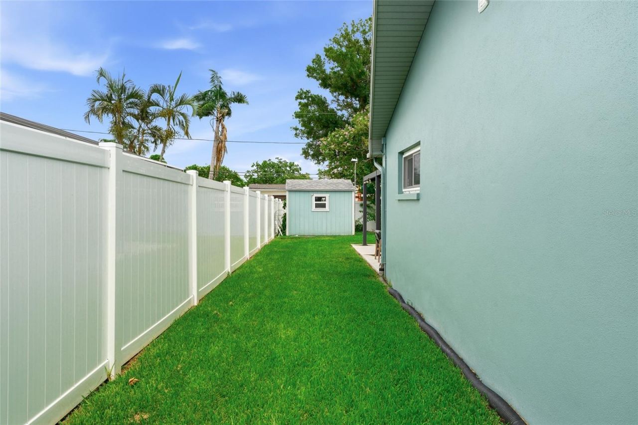 6241 Tanglewood Drive Ne, Saint Petersburg, FL 33702 Photo