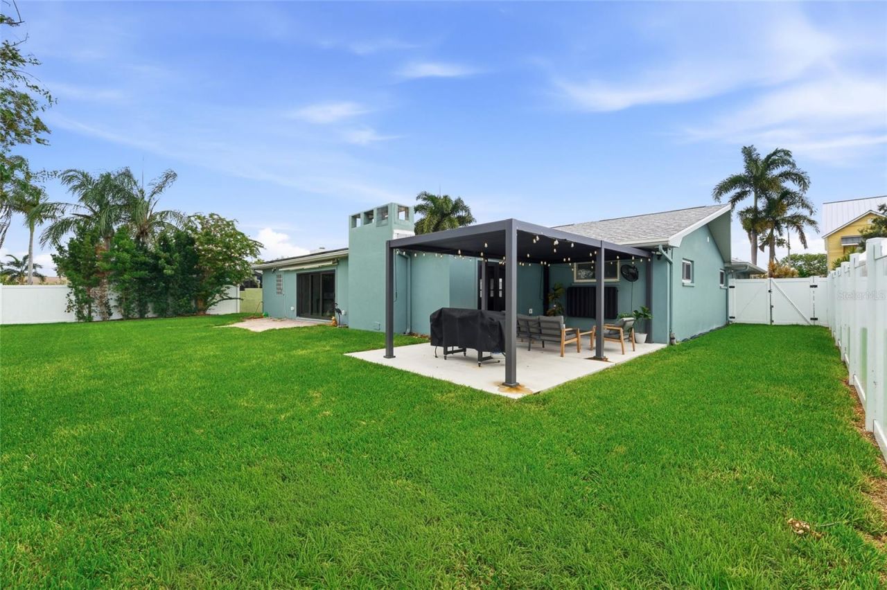6241 Tanglewood Drive Ne, Saint Petersburg, FL 33702 Photo