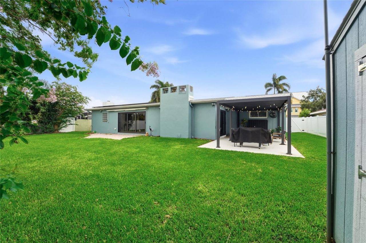 6241 Tanglewood Drive Ne, Saint Petersburg, FL 33702 Photo