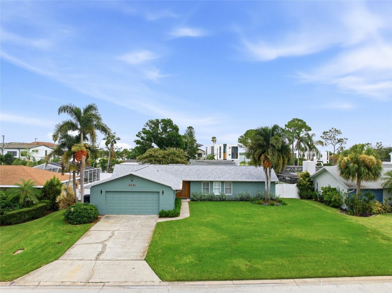 6241 Tanglewood Drive Ne, Saint Petersburg, FL 33702 Photo