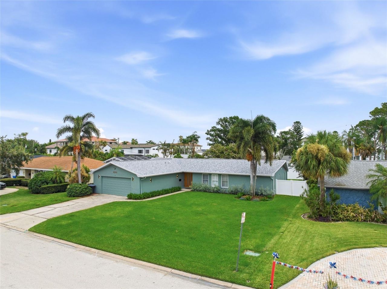 6241 Tanglewood Drive Ne, Saint Petersburg, FL 33702 Photo