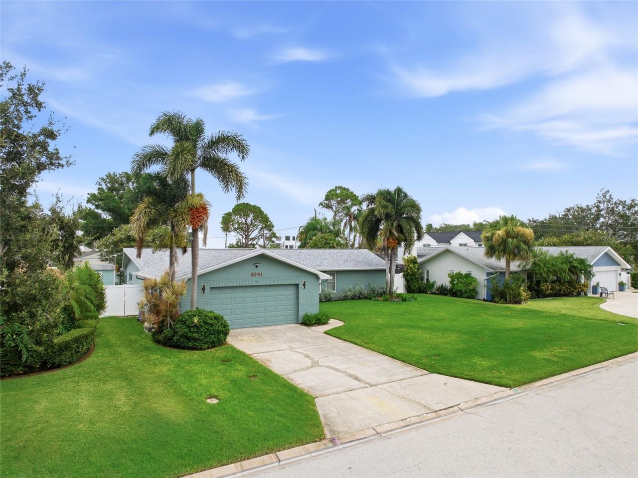 6241 Tanglewood Drive Ne, Saint Petersburg, FL 33702 Photo