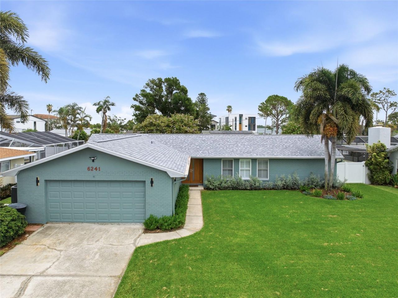 6241 Tanglewood Drive Ne, Saint Petersburg, FL 33702 Photo
