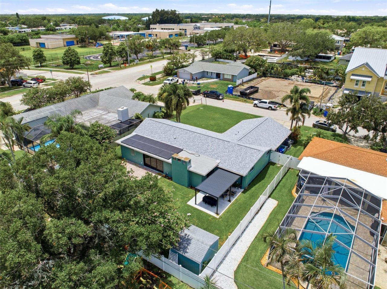 6241 Tanglewood Drive Ne, Saint Petersburg, FL 33702 Photo