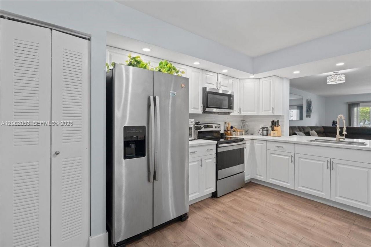 12500 SW 5th Ct, Unit 208M, Pembroke Pines, FL 33027 Photo