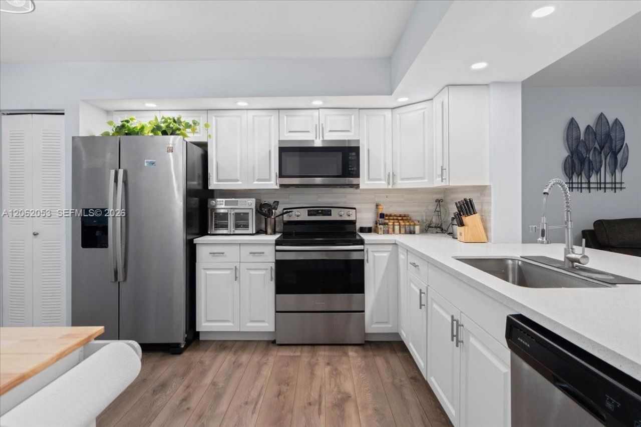 12500 SW 5th Ct, Unit 208M, Pembroke Pines, FL 33027 Photo