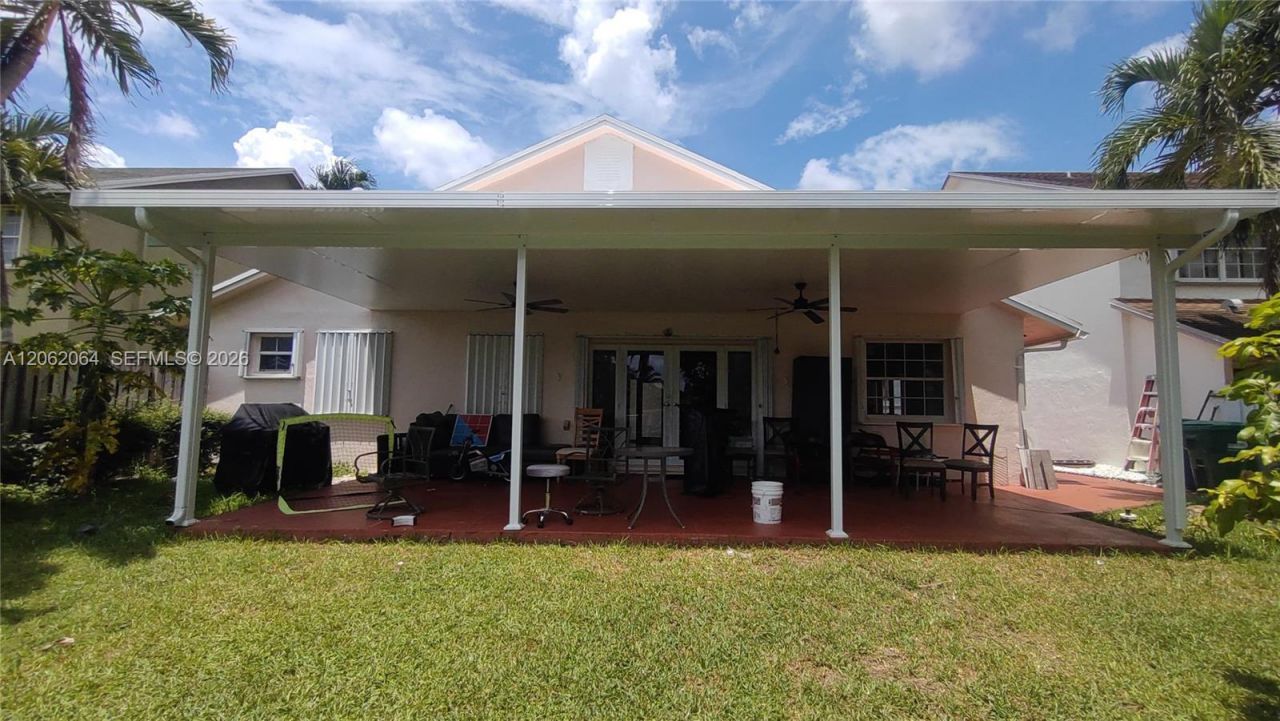 19081 NW 77th Ct , Unit 1, Hialeah, FL 33015 Photo