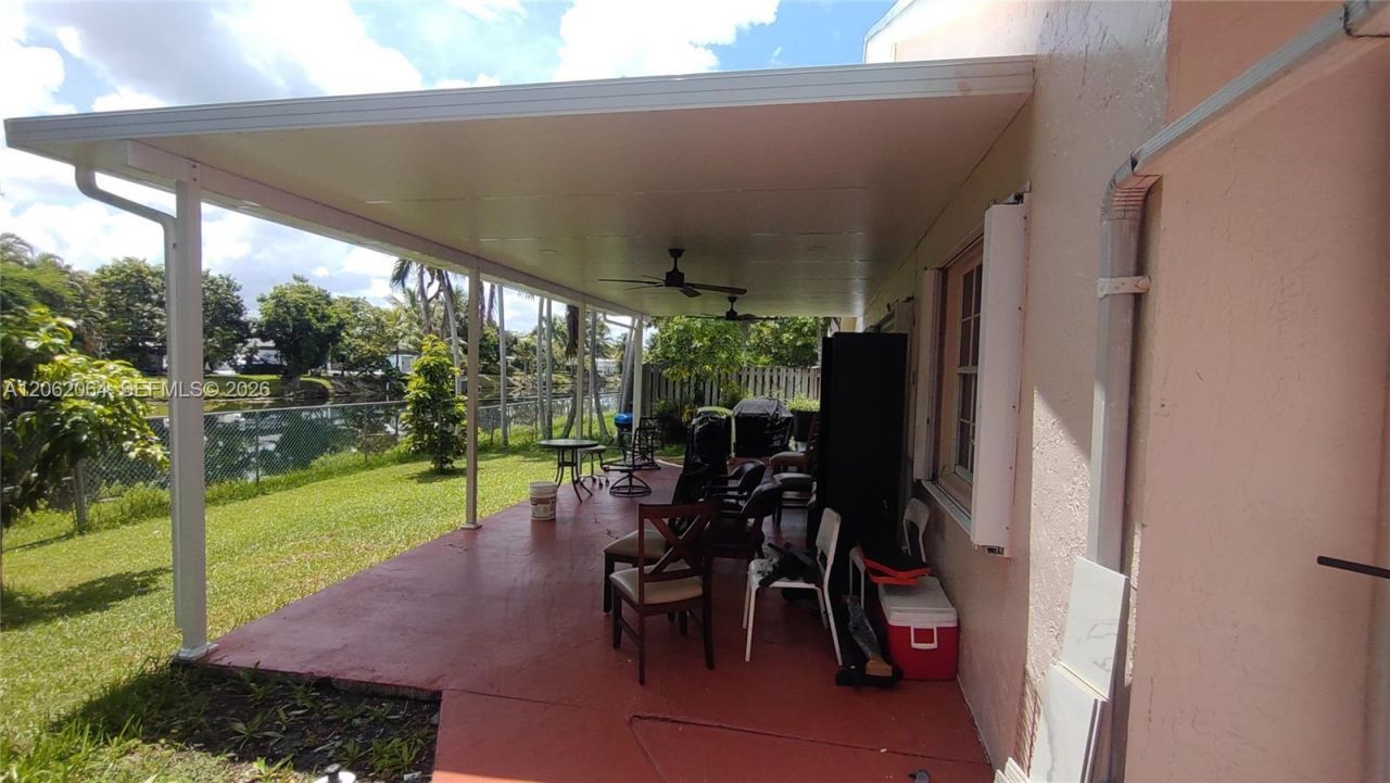 19081 NW 77th Ct , Unit 1, Hialeah, FL 33015 Photo