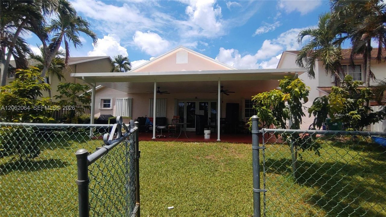 19081 NW 77th Ct , Unit 1, Hialeah, FL 33015 Photo