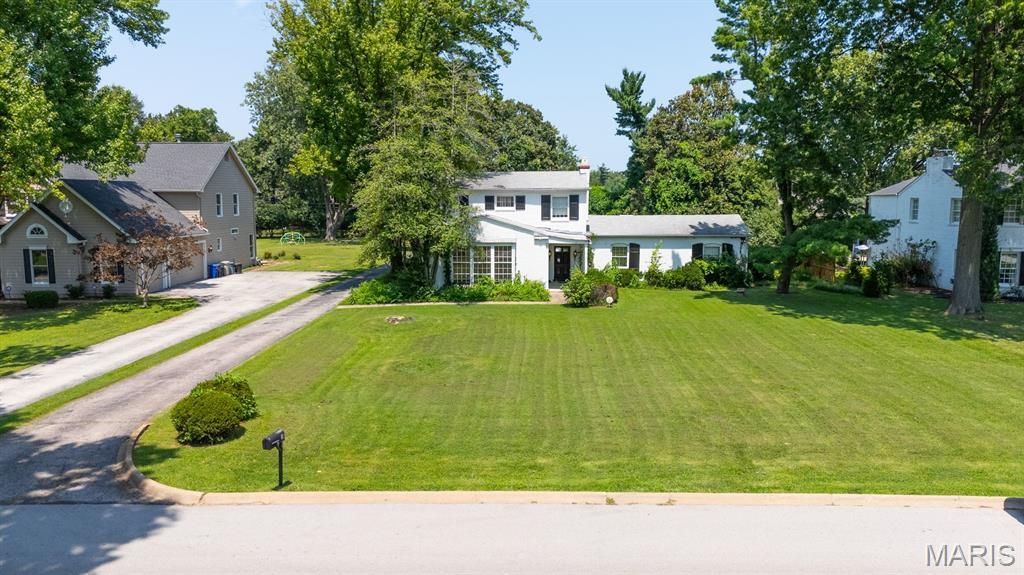 5 Lindworth Drive , Ladue, MO 63124 Main Photo